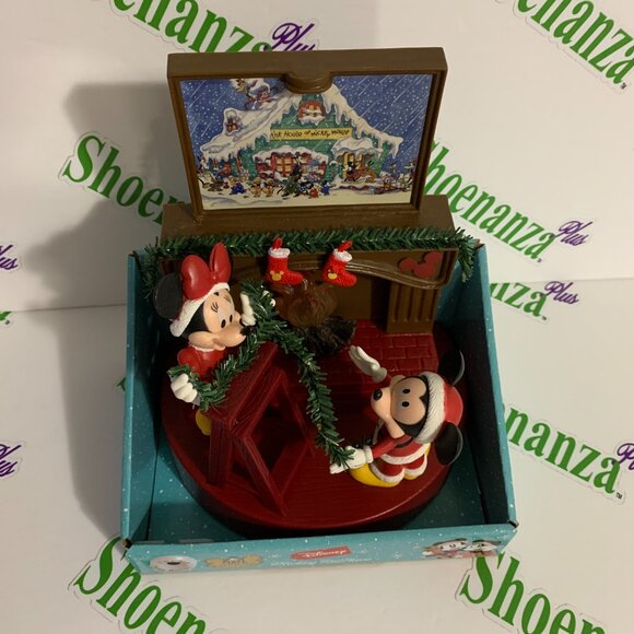 Ruz Disney Mickey & Minnie Mouse Fireplace Lights Musical Christmas Animated - Picture 2 of 6